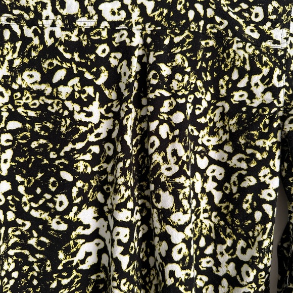 Button down blouse - Picture 3 of 3